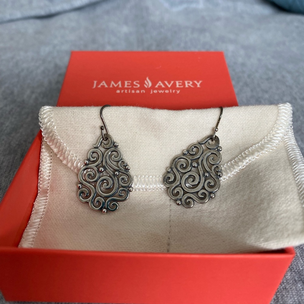James Avery Open Sorrento earrings - New
